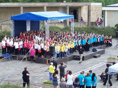 Na přehlídce Světlo za Lidice vystoupil i jablonecký sbor Amici, gaudete!