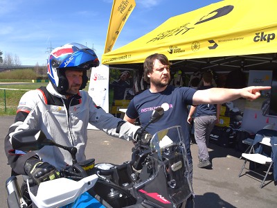 Na kurz Učme se přežít přijeli i zástupci Evropské federace autoškol