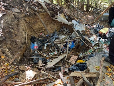 V jablonecké ulici Na Výšině řádili vandalové