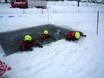 Výcvik tanvaldských hasičů v areálu požární nádrže v obci Zlatá Olešnice