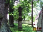 Rychnov  - socha svatého Jana Nepomuckého u školy