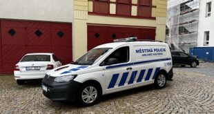 Kolaps, oslava i agresivní muž – tak začal květen městské policii
