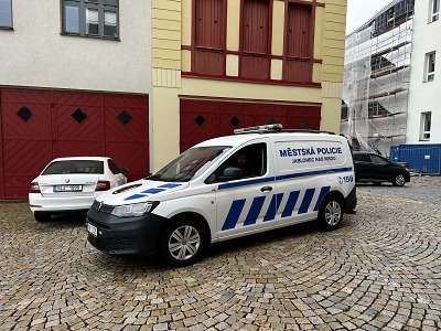 Kolaps, oslava i agresivní muž – tak začal květen městské policii