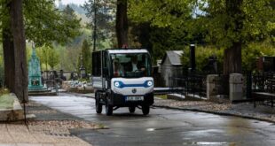 Jablonec pořídil pro správu hřbitovů nákladní elektromobil