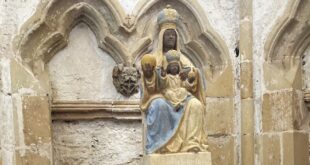 Na státní hrad Bezděz se vrací kopie Černé madony montserratské