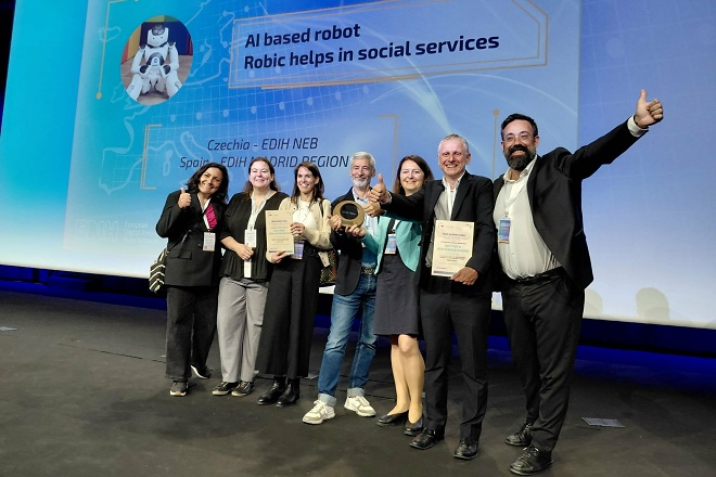 Ocenění EDIH Community Award pro sociálního robota Robic