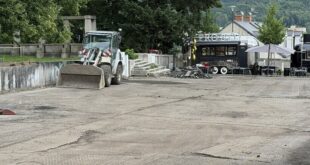 V Jablonci pokračují velkoplošné opravy asfaltu
